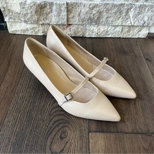 Vionic Nude pointed toe Mary Jane heels, size 9
